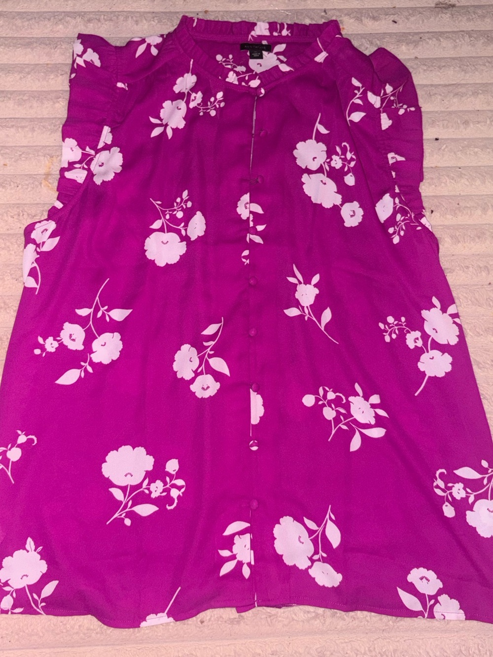 Ann Taylor sleeveless floral button up
